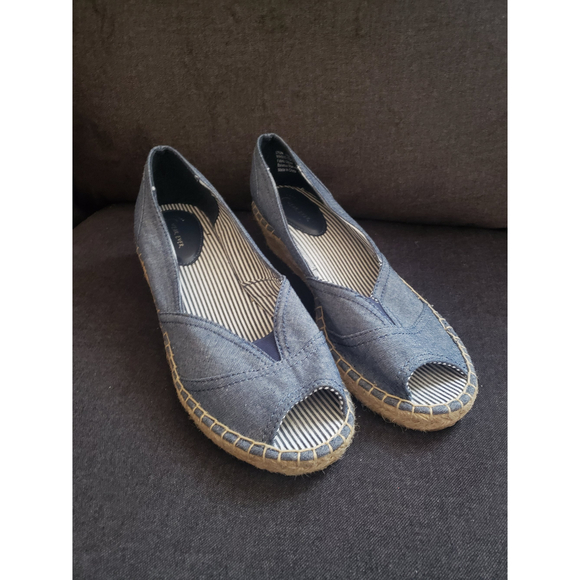 WearEver Wedge Peep Toe Sandals - Picture 7 of 7